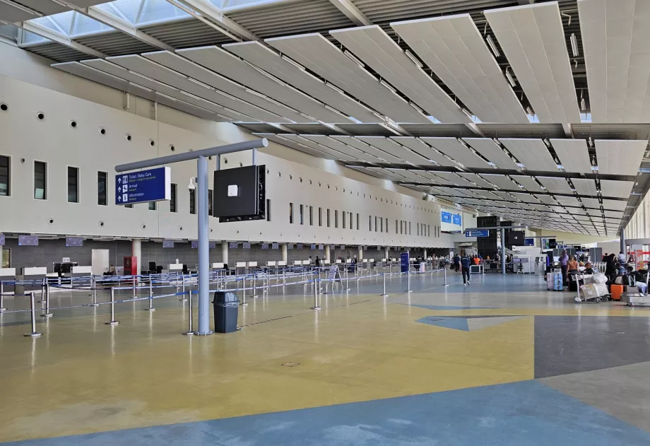Αεροσταθμός 3, γκισέ check-in