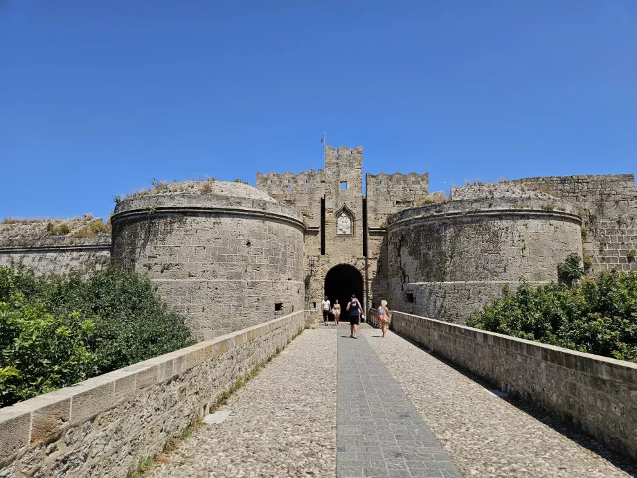 Τείχη της πόλης