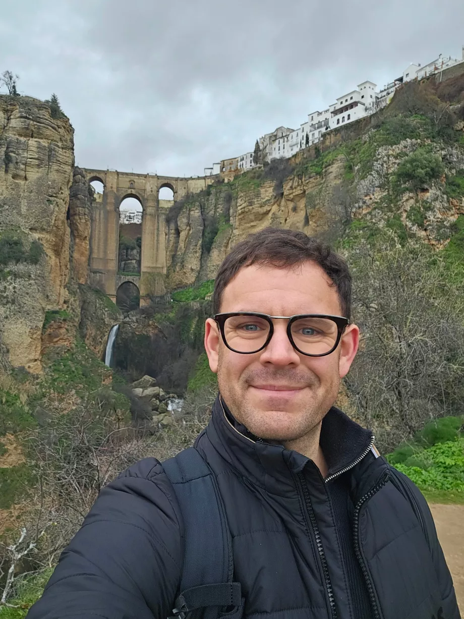 Εγώ στο σημείο θέασης Mirador Puente Nuevo