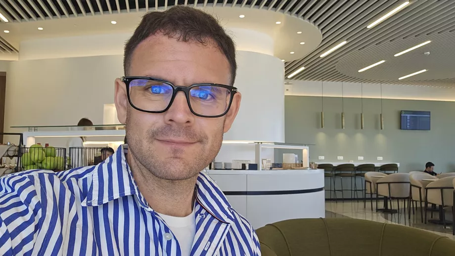 Christopher στο σαλόνι εξυπηρέτησης της Globair, Αεροδρόμιο Ρόδου