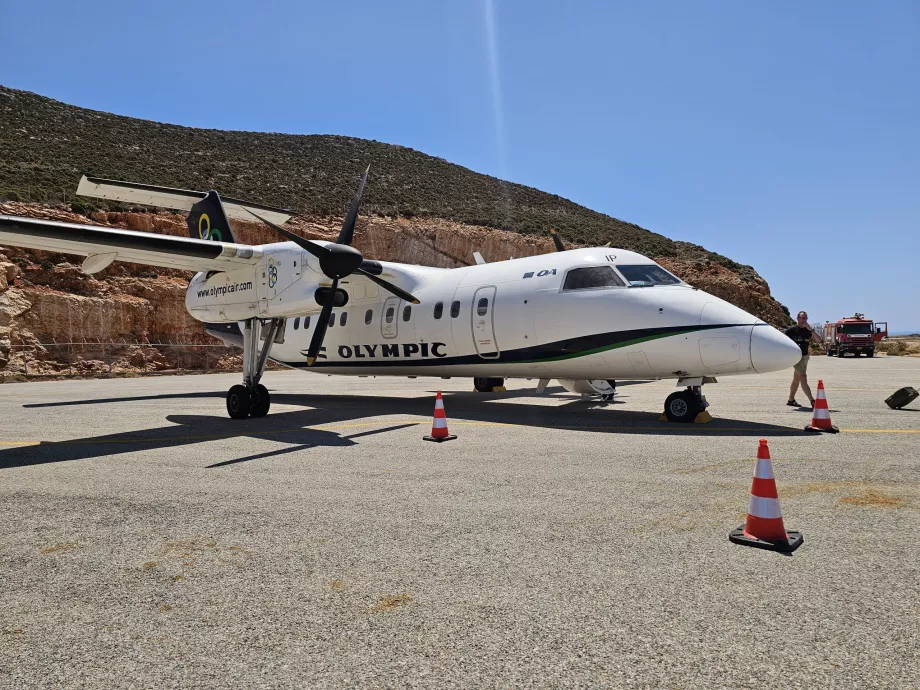 Dash 8-100 στο αεροδρόμιο Kateslorizo