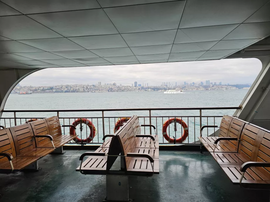 Εξωτερικό κατάστρωμα στο πλοίο