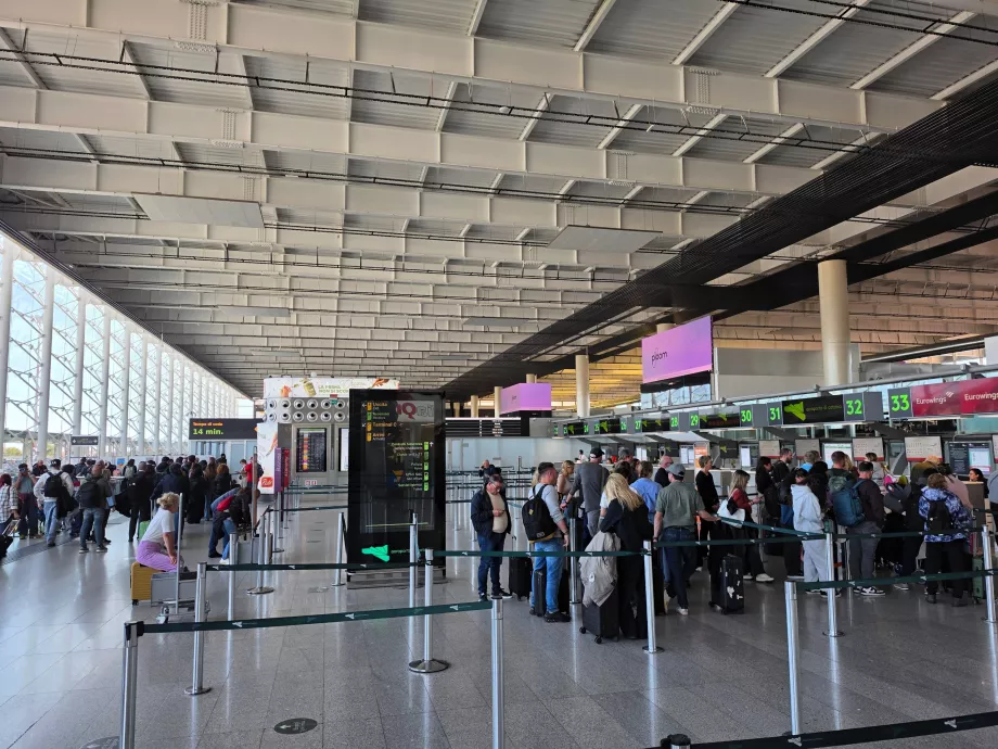 Γκισέ check-in, Αεροσταθμός Α