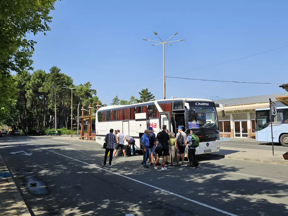 Λεωφορείο μεγάλων αποστάσεων κατεύθυνση Βάρνα