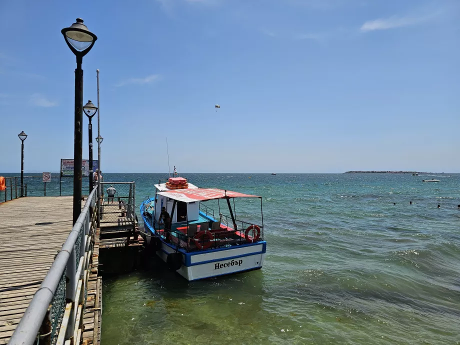 Αποβάθρα πλοίου στην παραλία Sunny Beach