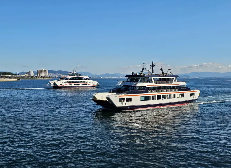 Πλοία προς Miyajima