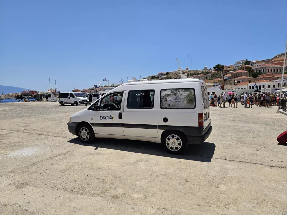 Μίνι λεωφορείο κατεύθυνση Kania Beach
