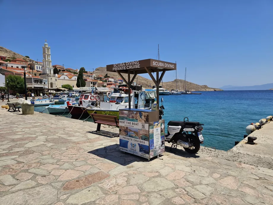 Προσφορές εκδρομών, λιμάνι της Χάλκης