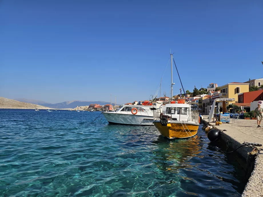 Θαλάσσιο ταξί στην παραλία Κανιά