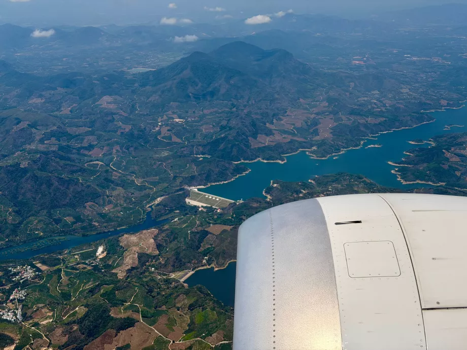 Πριν από την προσγείωση στο Χαϊνάν