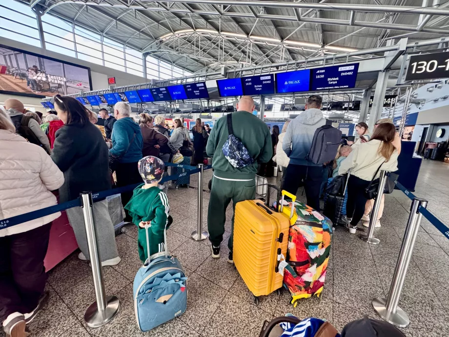 Check-in για την πτήση PRG-SYX με SCAT