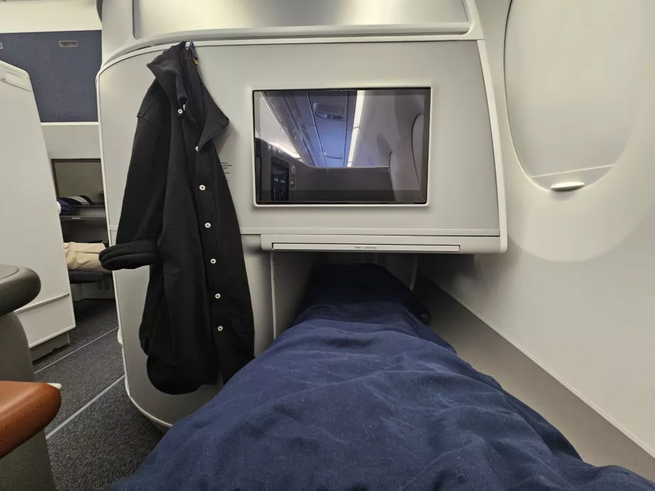 Ξαπλώνοντας σε αναδιπλούμενο κάθισμα