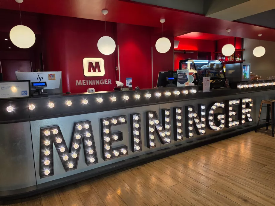 Hotel Meininger Υποδοχή