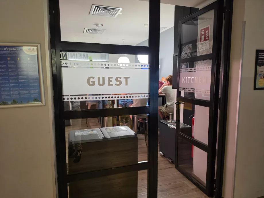 Κοινή κουζίνα για τους επισκέπτες