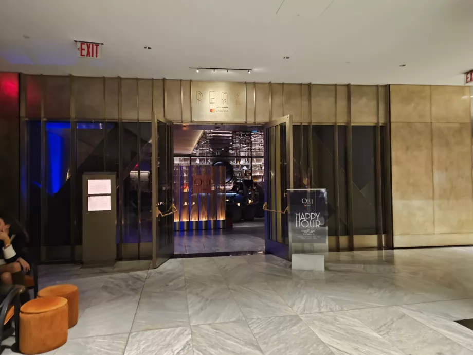 Είσοδος στο Peak Restaurant