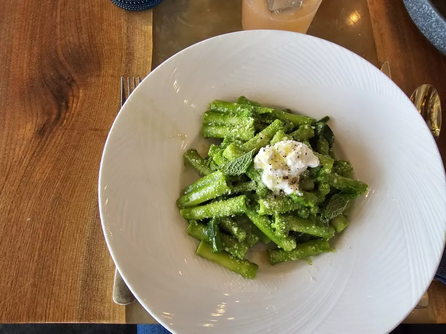 Φαγητό στο Peak Restaurant