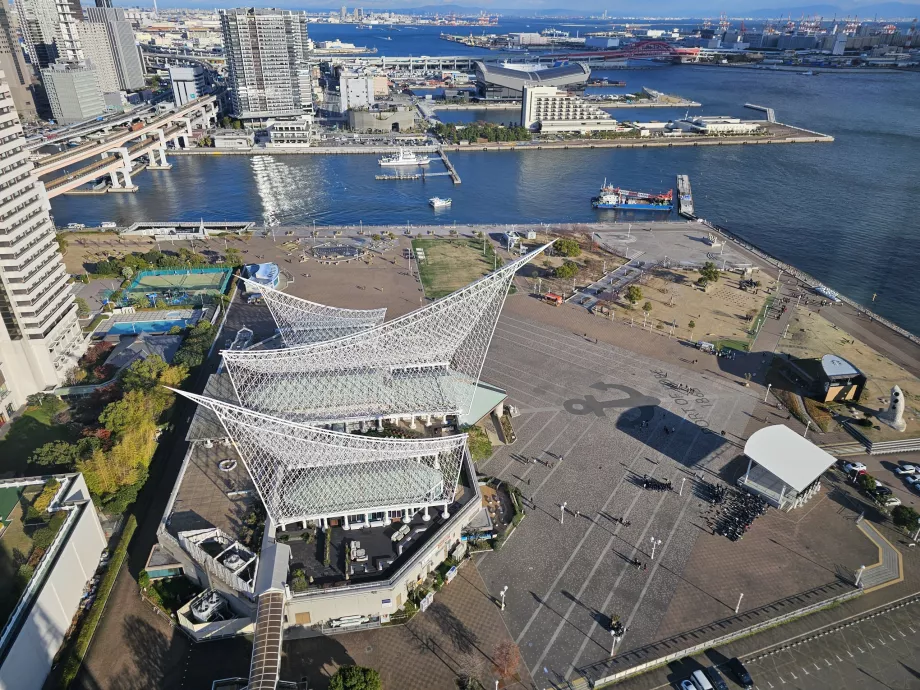 Θέα από τον πύργο του λιμανιού Κόμπε