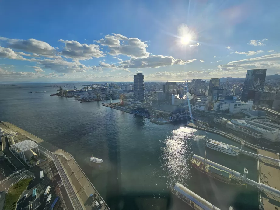 Θέα από τον πύργο του λιμανιού Κόμπε