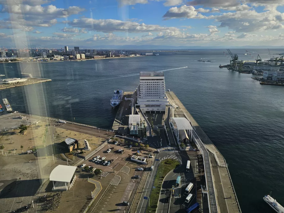 Θέα από τον πύργο του λιμανιού Κόμπε