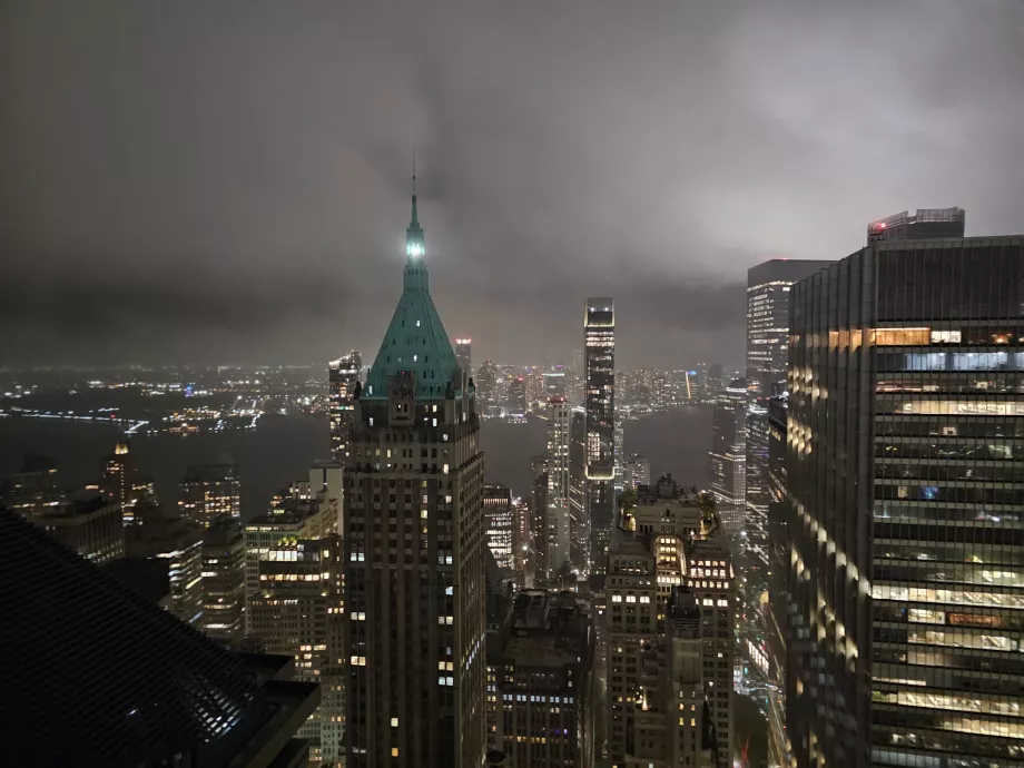 Η θέα από το Overstory Bar