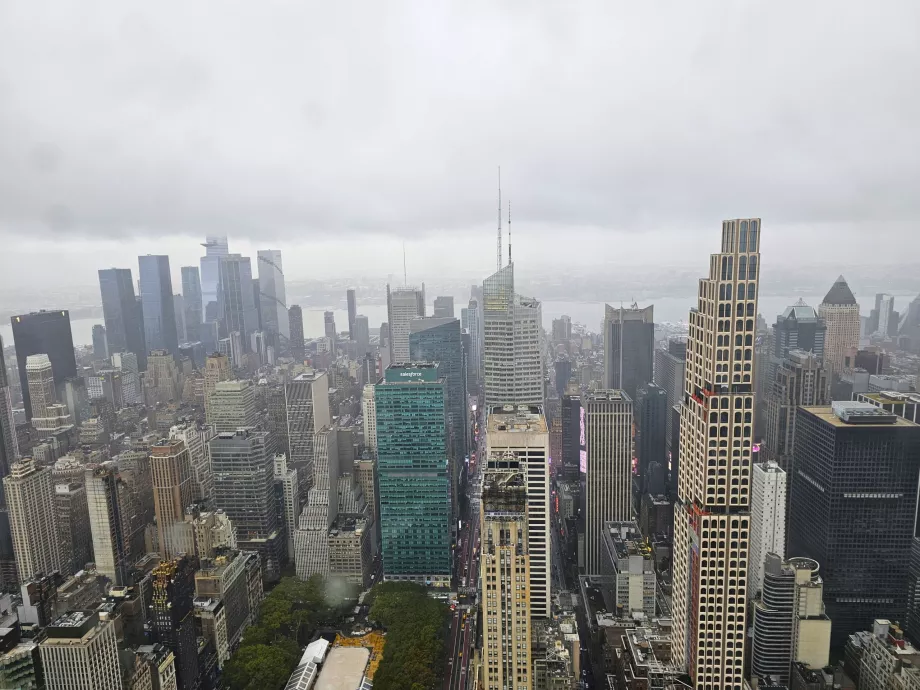 Summit One Vanderbilt, θέα προς το σταθμό Penn Station