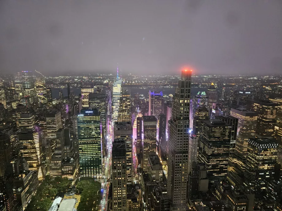 Summit One Vanderbilt, νυχτερινή θέα