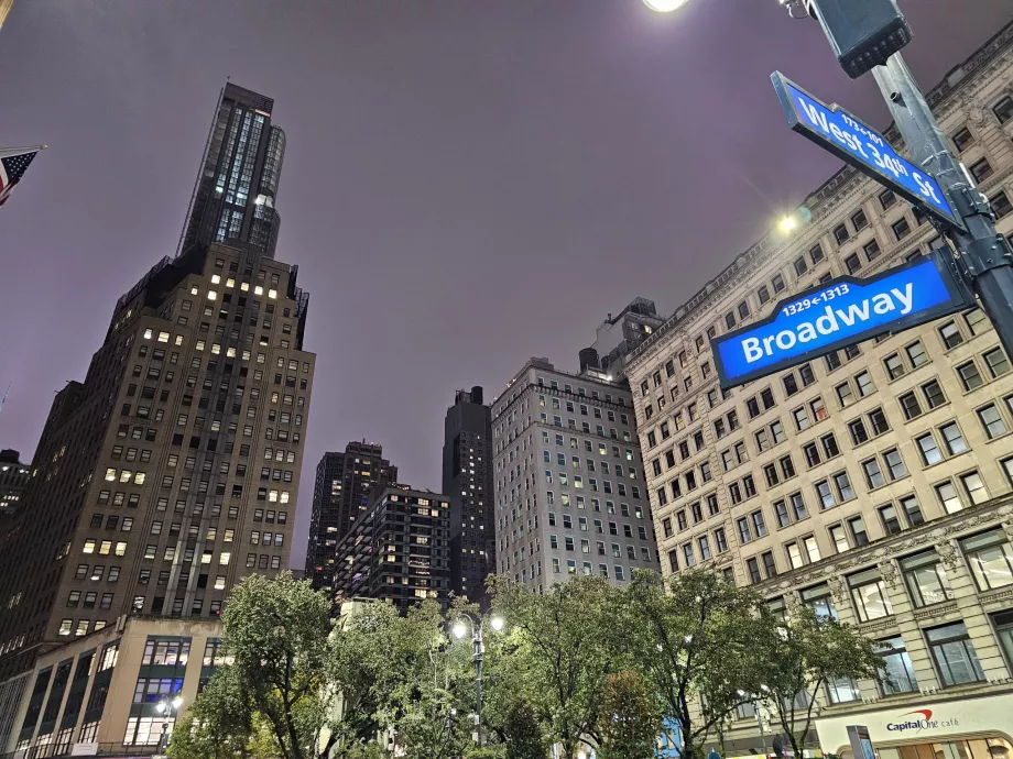 Broadway, η μάρκα