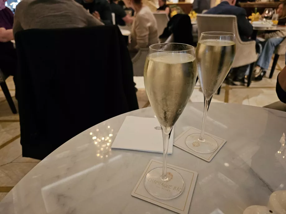 Σαμπάνια στο Champagne Bar
