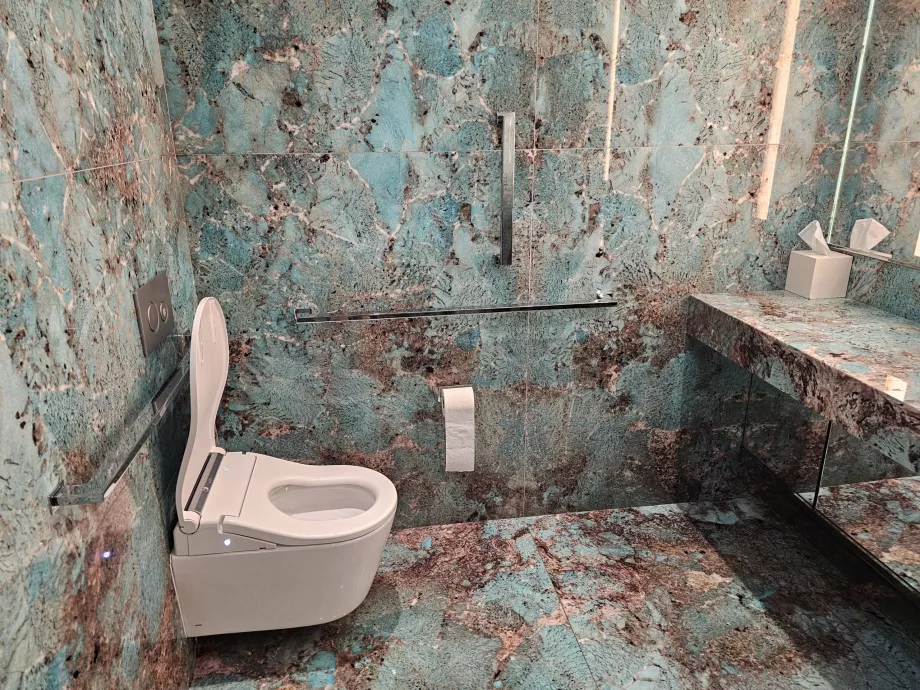 Tiffany &amp; Co., μαρμάρινες τουαλέτες