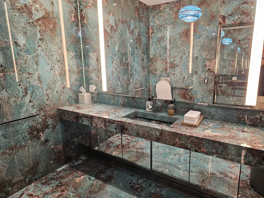 Tiffany &amp; Co., μαρμάρινες τουαλέτες