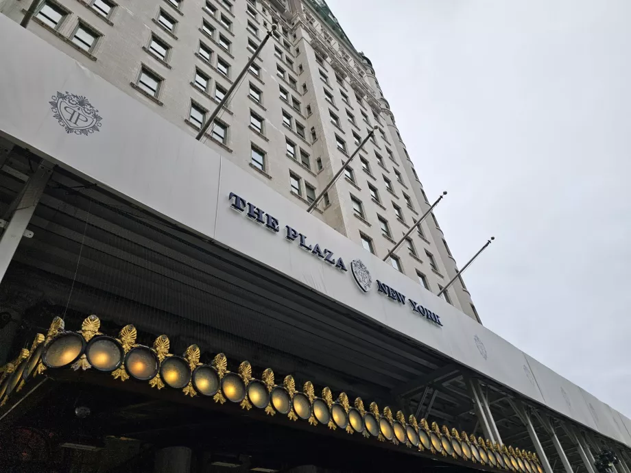 Υπογραφή "The Plaza"