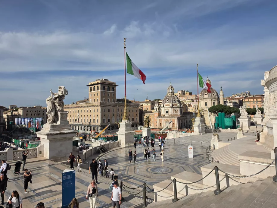 Altare della Patria, μέρος δωρεάν