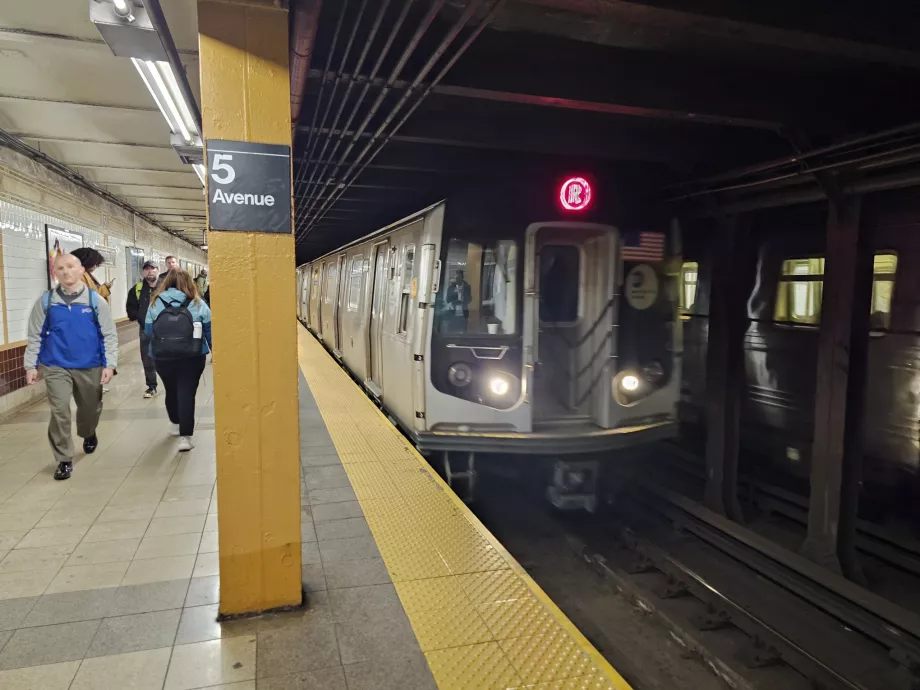 Γραμμή μετρό R