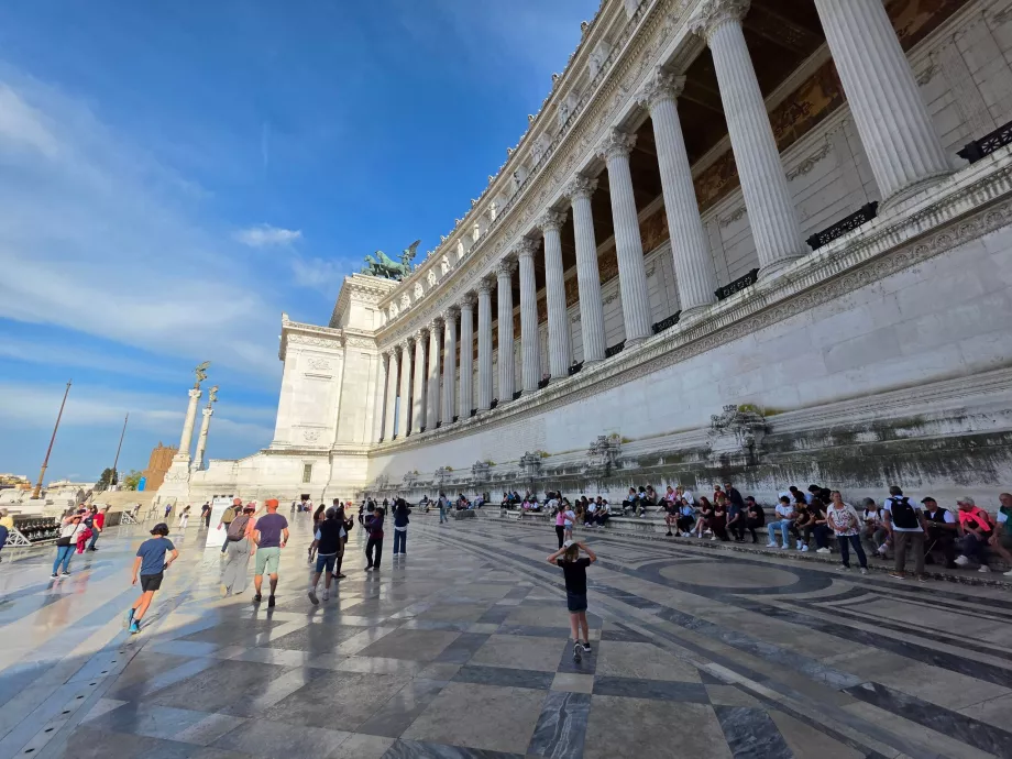 Altare della Patria, μέρος δωρεάν