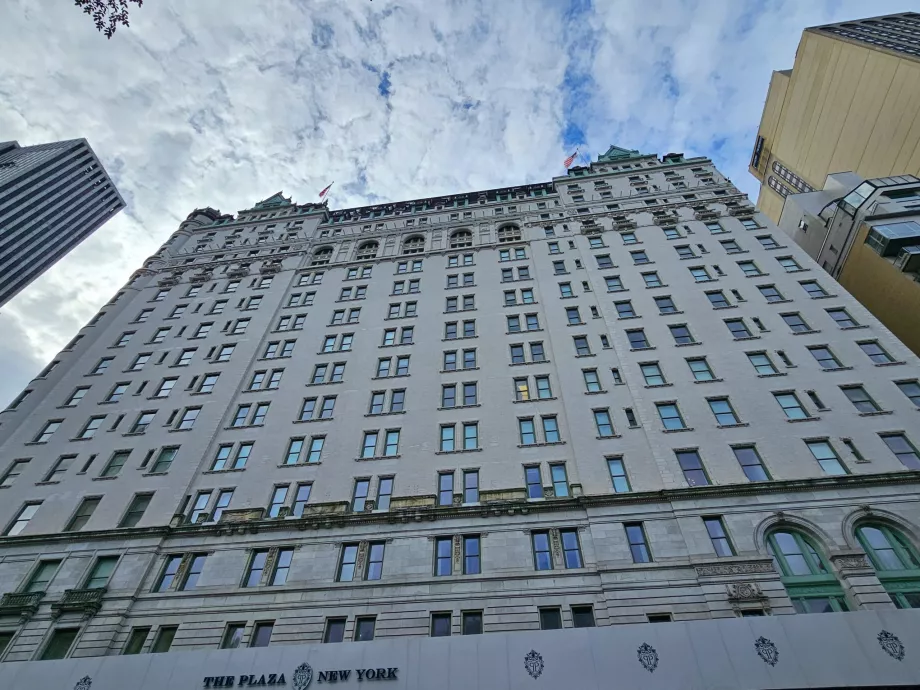 Ξενοδοχείο Plaza