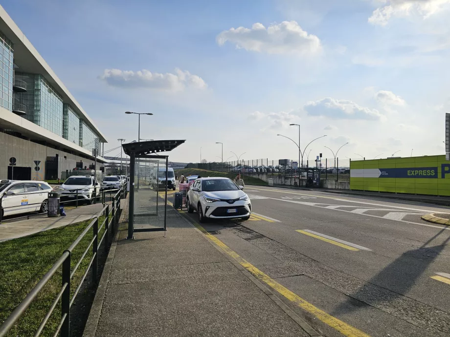 Περίπτερο Uber, Τερματικός Αεροσταθμός 1