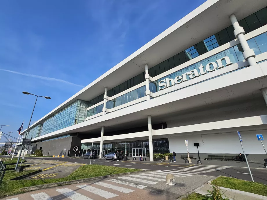 Ξενοδοχείο Sheraton, Αεροσταθμός 1