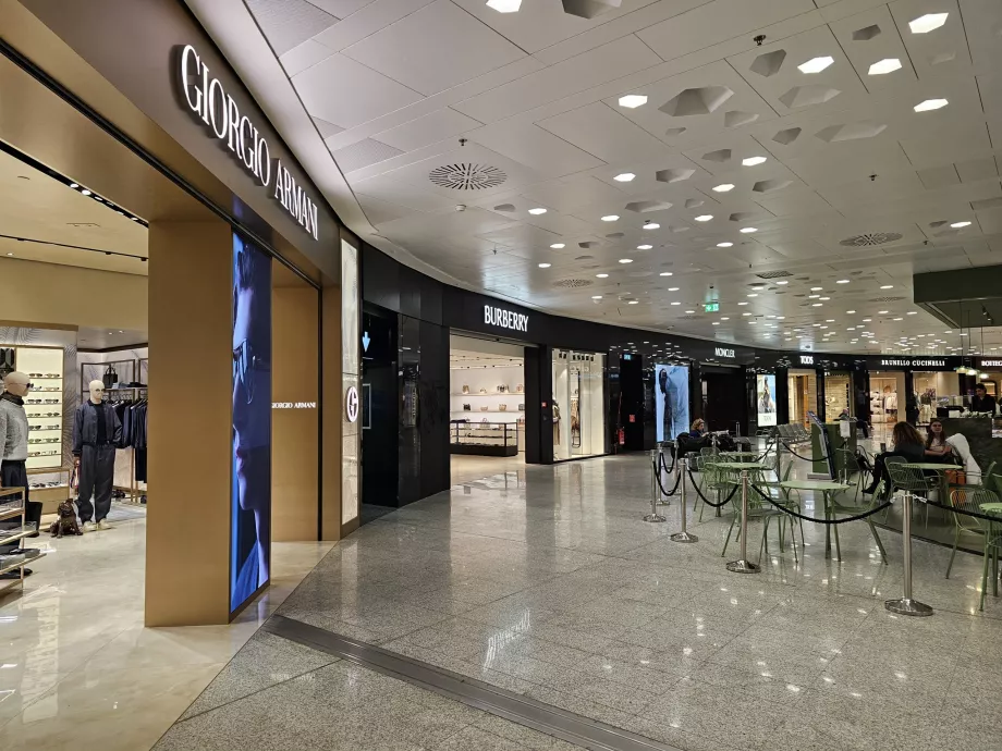 Καταστήματα στη ζώνη διέλευσης, Αεροσταθμός 1