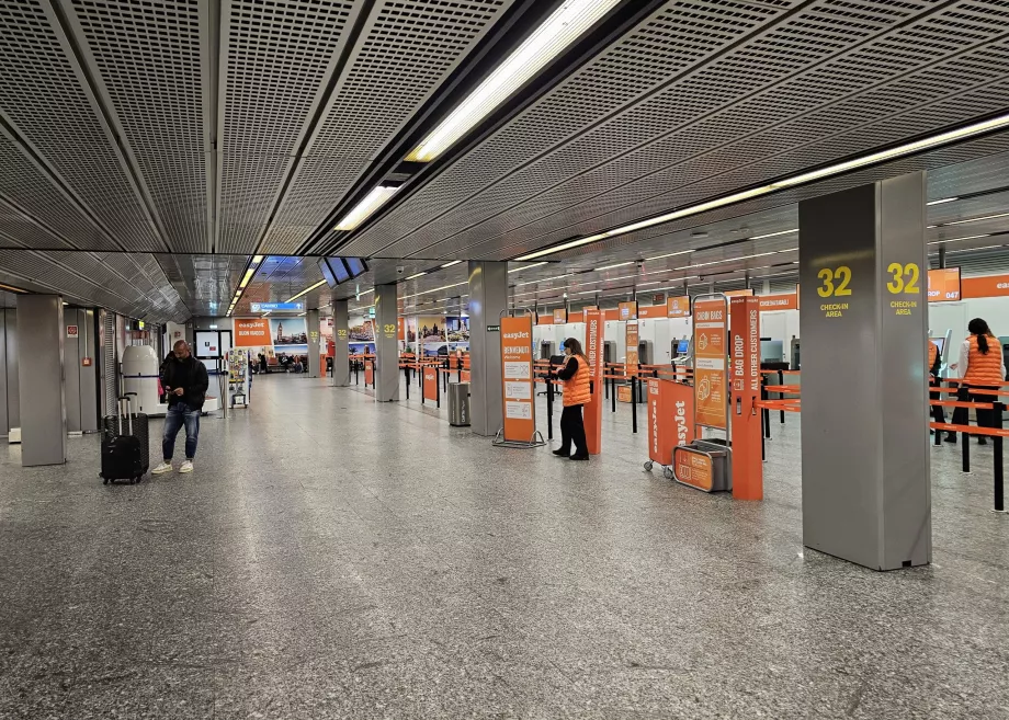 Αίθουσα check-in, Αεροσταθμός 2