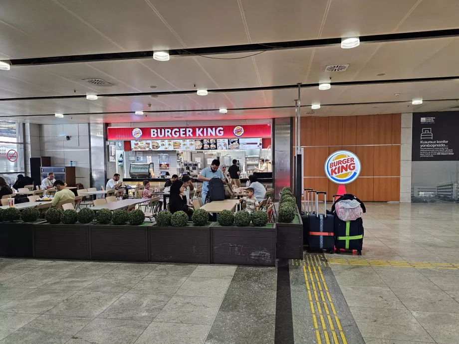Burger King, δημόσιος χώρος αφίξεων