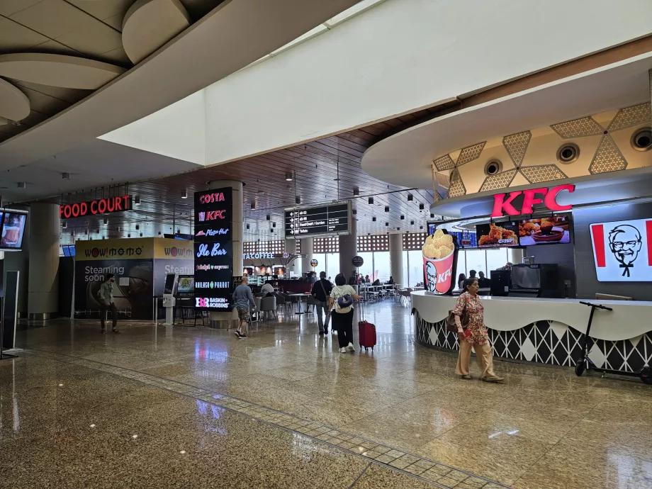 Food Court, Transit Zone, Τερματικός Σταθμός 2