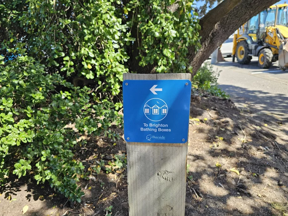 Πινακίδες κατεύθυνσης προς Brighton Bathing Boxes