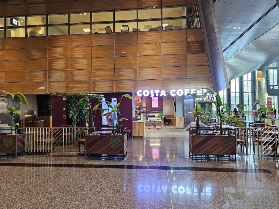 Costa Coffee, δημόσιο τμήμα της αίθουσας αφίξεων