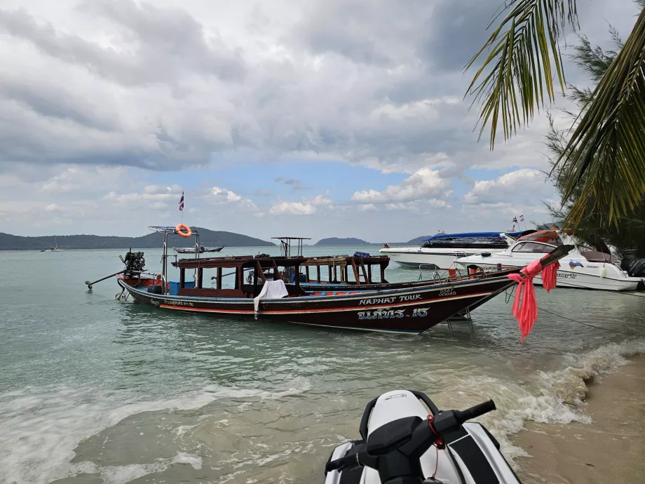 Σκάφη στο Pig Island