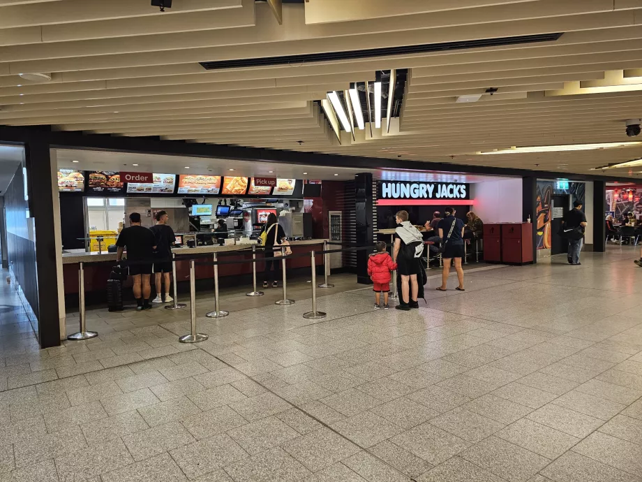 Food Court, Transit Zone, Τερματικός Σταθμός 2